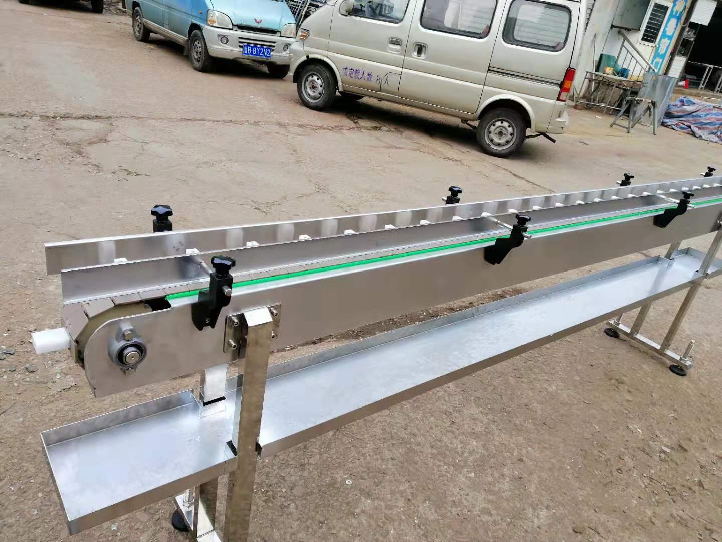 鏈板輸送機(jī)在安裝時(shí)對(duì)于精度的要求是什么？
